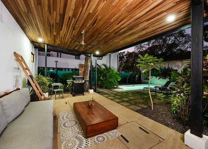 Serenity 4 Bedroom 1 Min Walk To The