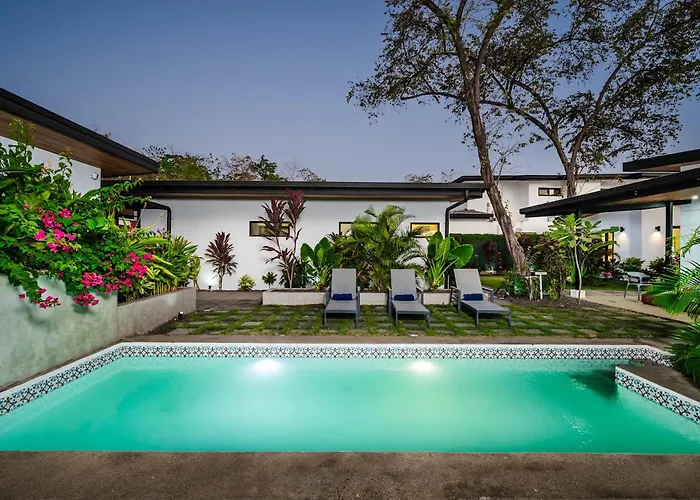 Serenity 4 Bedroom 1 Min Walk To The