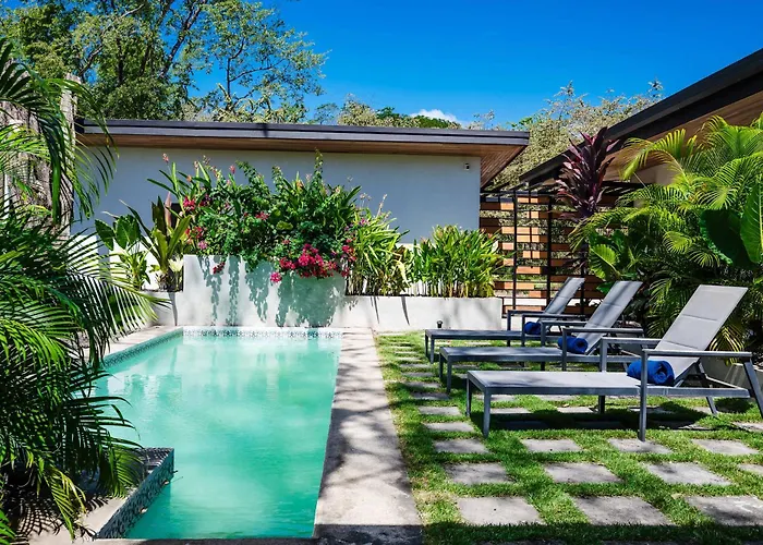 Serenity 4 Bedroom 1 Min Walk To The