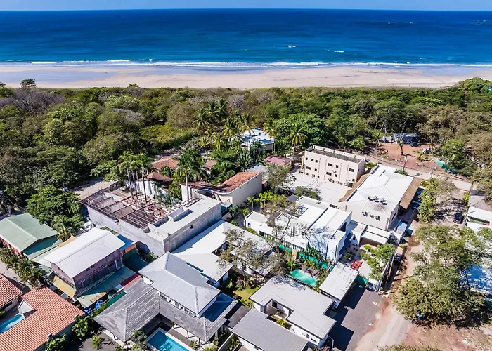 Serenity 4 Bedroom 1 Min Walk To The *