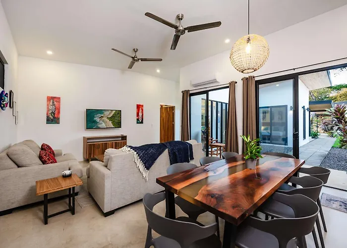 Сasa de vacaciones Serenity 4 Bedroom 1 Min Walk To The *