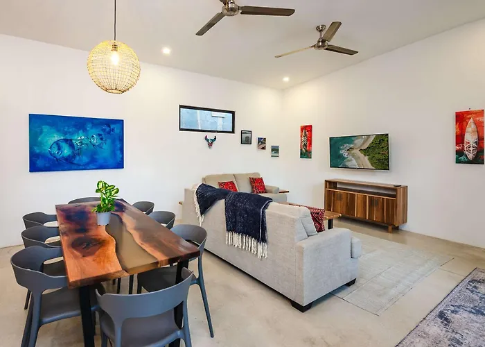 Serenity 4 Bedroom 1 Min Walk To The Сasa de vacaciones