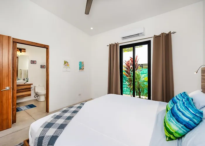 Serenity 4 Bedroom 1 Min Walk To The Сasa de vacaciones Santa Cruz (Guanacaste)