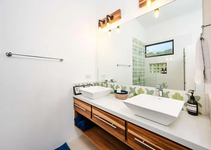 Сasa de vacaciones Serenity 4 Bedroom 1 Min Walk To The