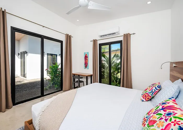 Serenity 4 Bedroom 1 Min Walk To The Сasa de vacaciones
